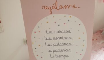 Láminas infantiles combinables y colgadores magnéticos de Haciendo el Indio